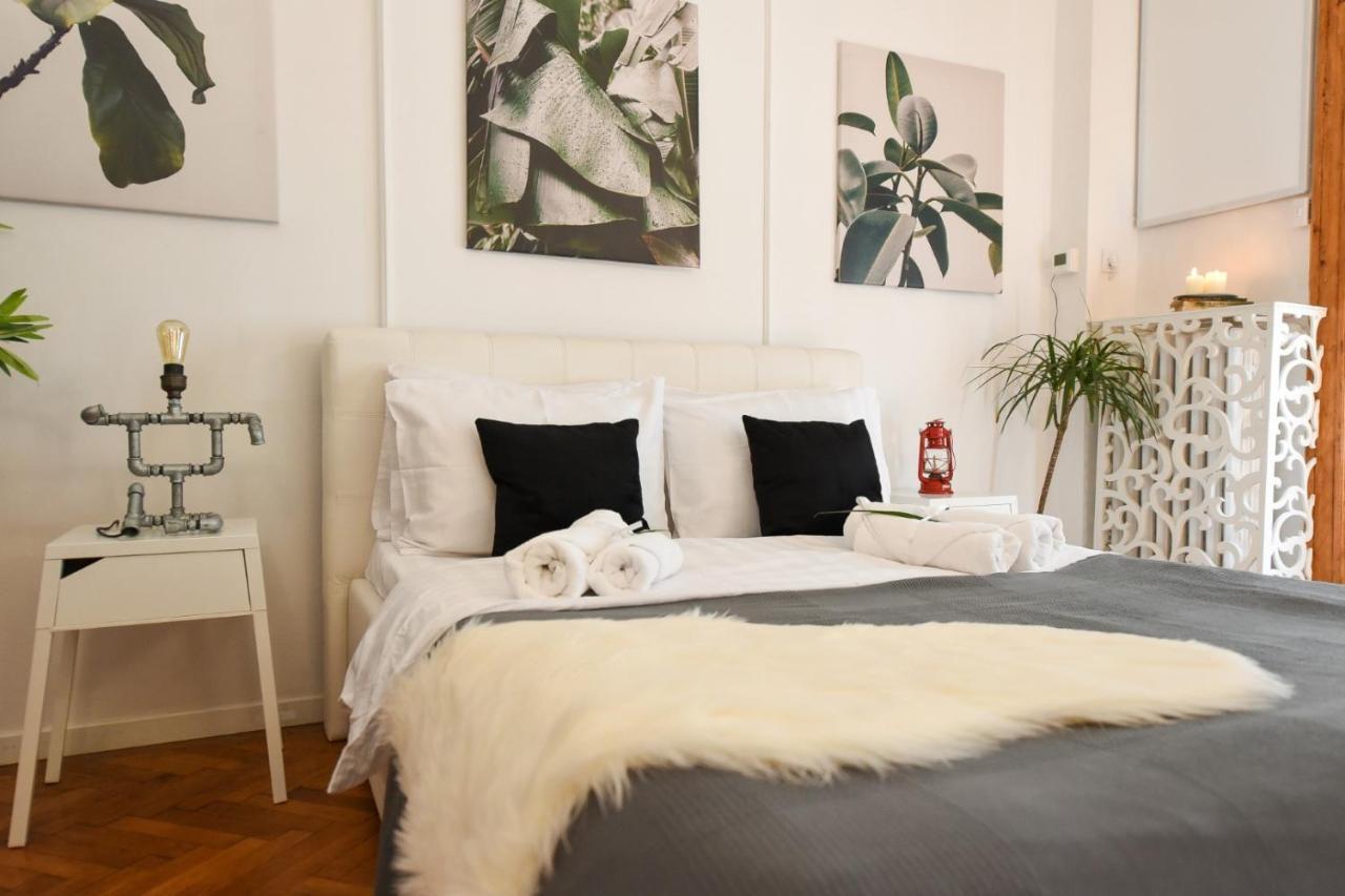 Vintage Elegance, Modern Comfort: 1Br Apartment Overlooking Calea Victoriei Bucharest Luaran gambar